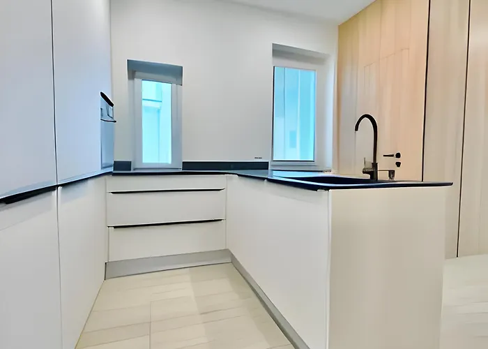 Modern Free Parking High Standard Cool Stylish ブラチスラヴァ