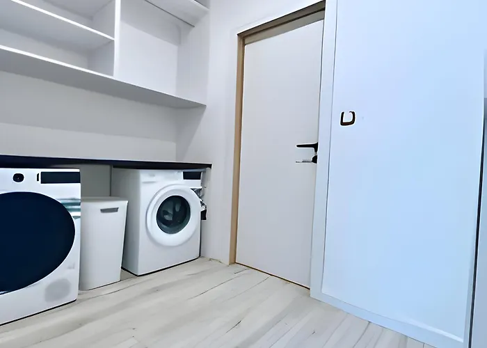 Modern Free Parking High Standard Cool Stylish *