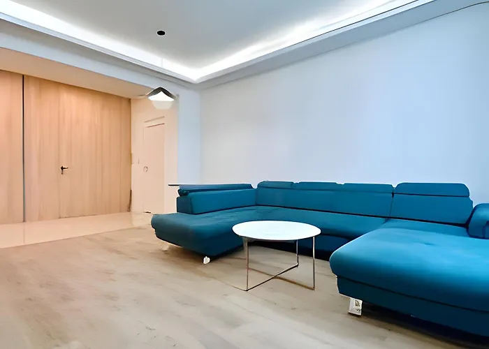 Modern Free Parking High Standard Cool Stylish *