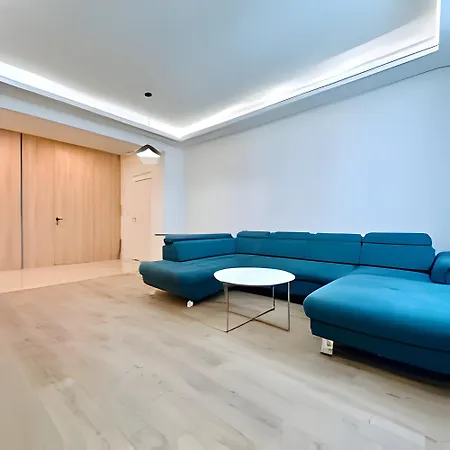 Modern Free Parking High Standard Cool Stylish *